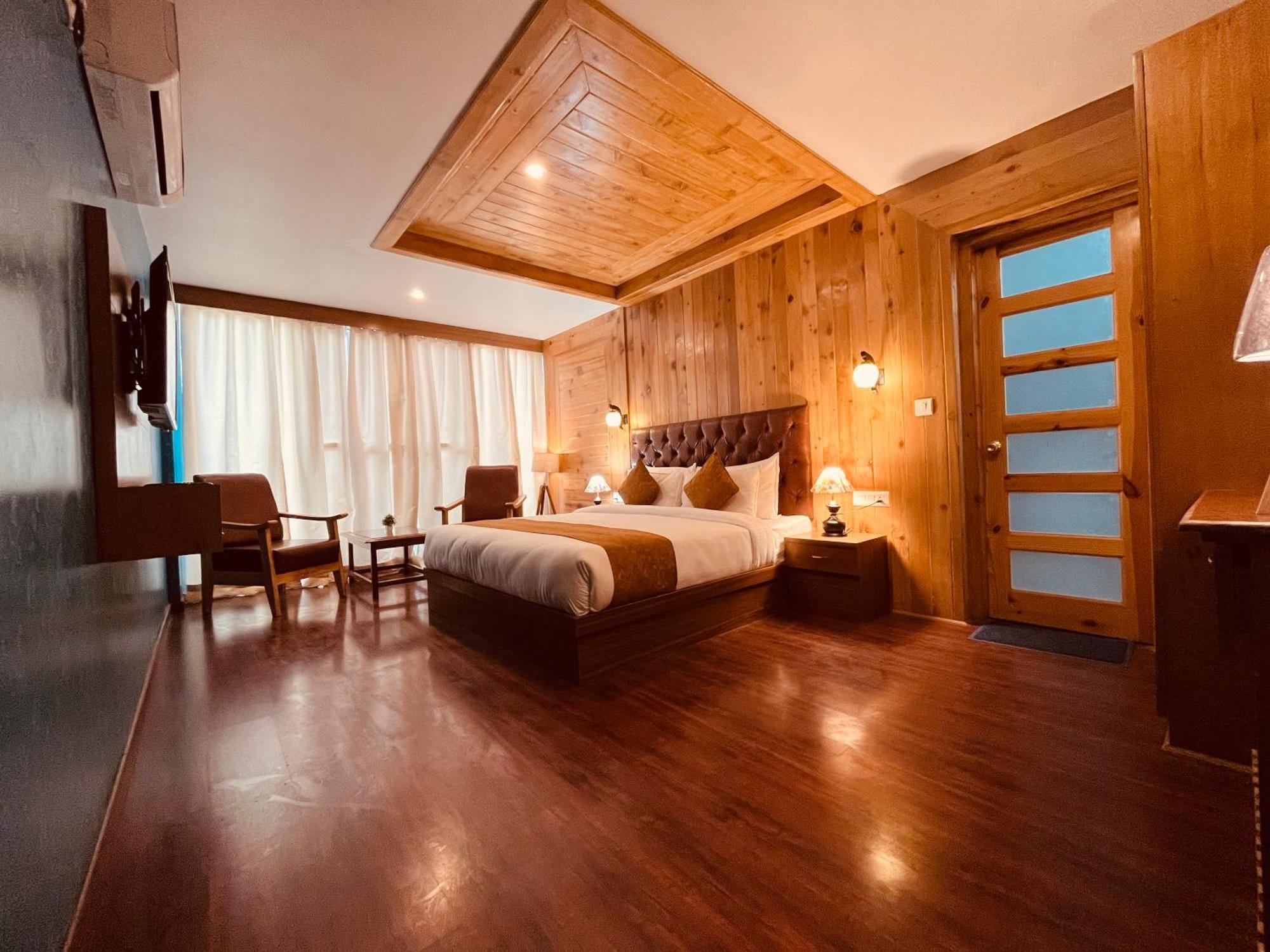 Tata Vista Resort Mall Road Manali - Centrally Heated & Air Cooled 외부 사진