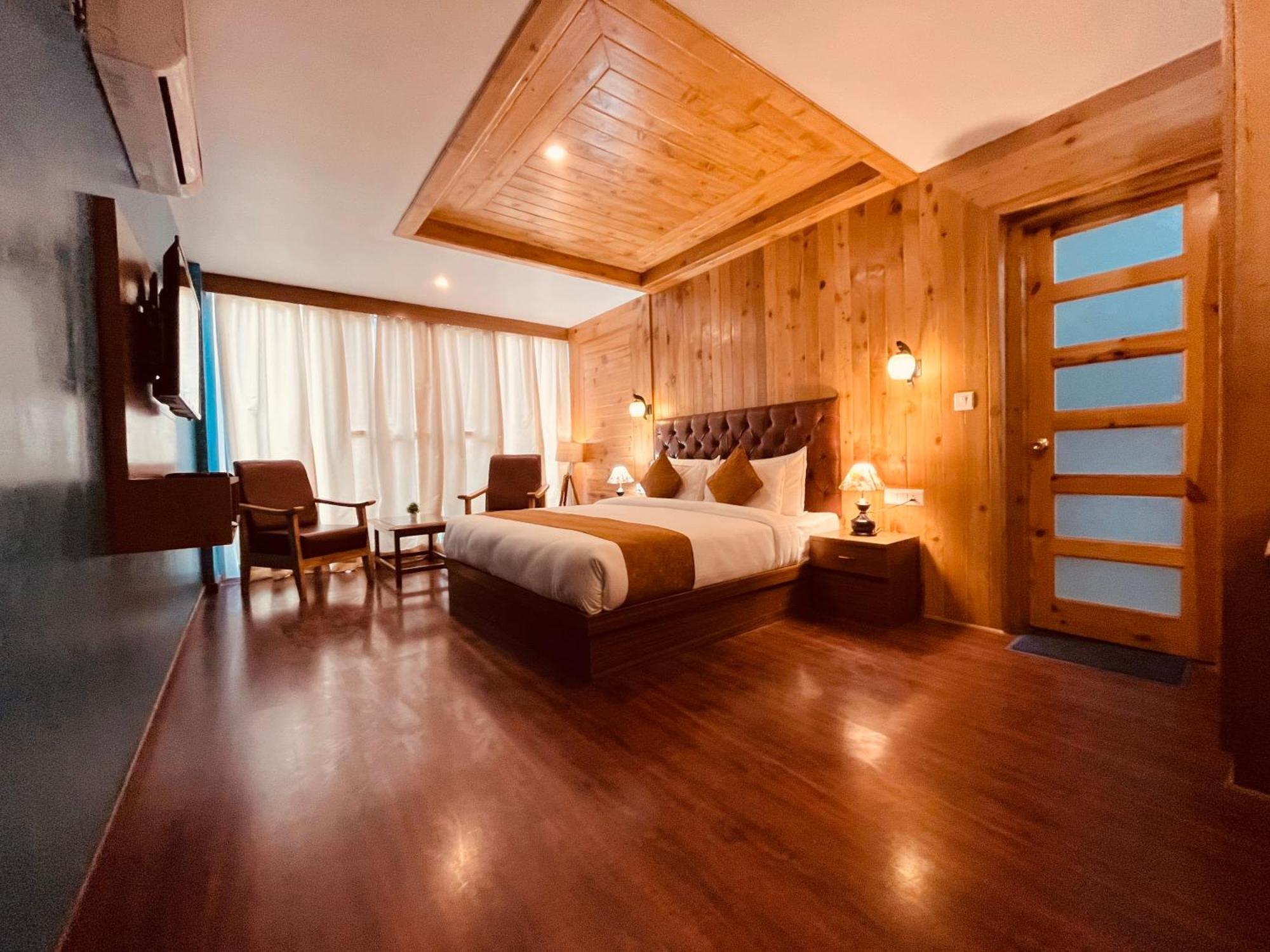 Tata Vista Resort Mall Road Manali - Centrally Heated & Air Cooled 외부 사진
