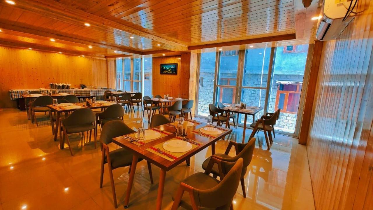 Tata Vista Resort Mall Road Manali - Centrally Heated & Air Cooled 외부 사진