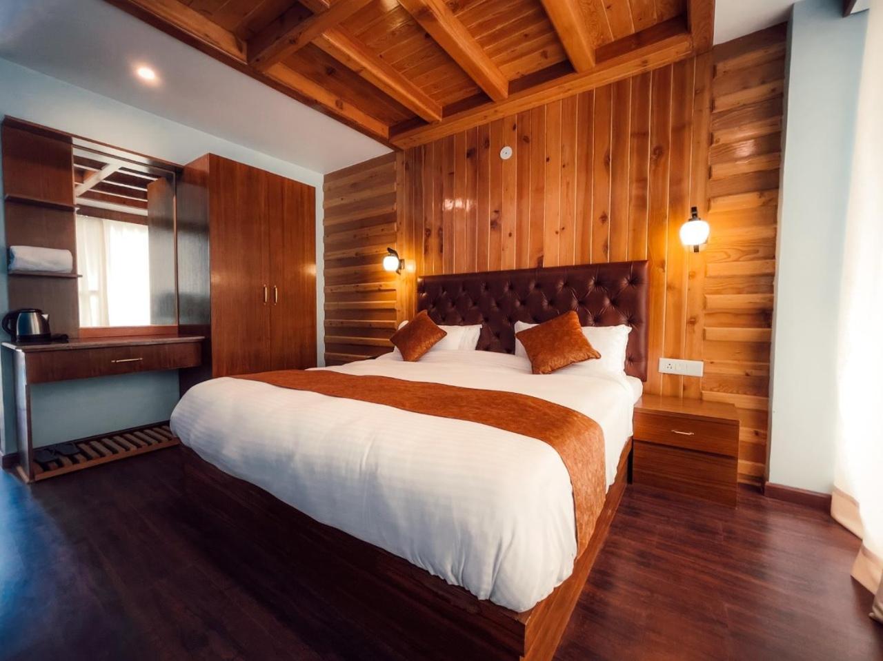 Tata Vista Resort Mall Road Manali - Centrally Heated & Air Cooled 외부 사진