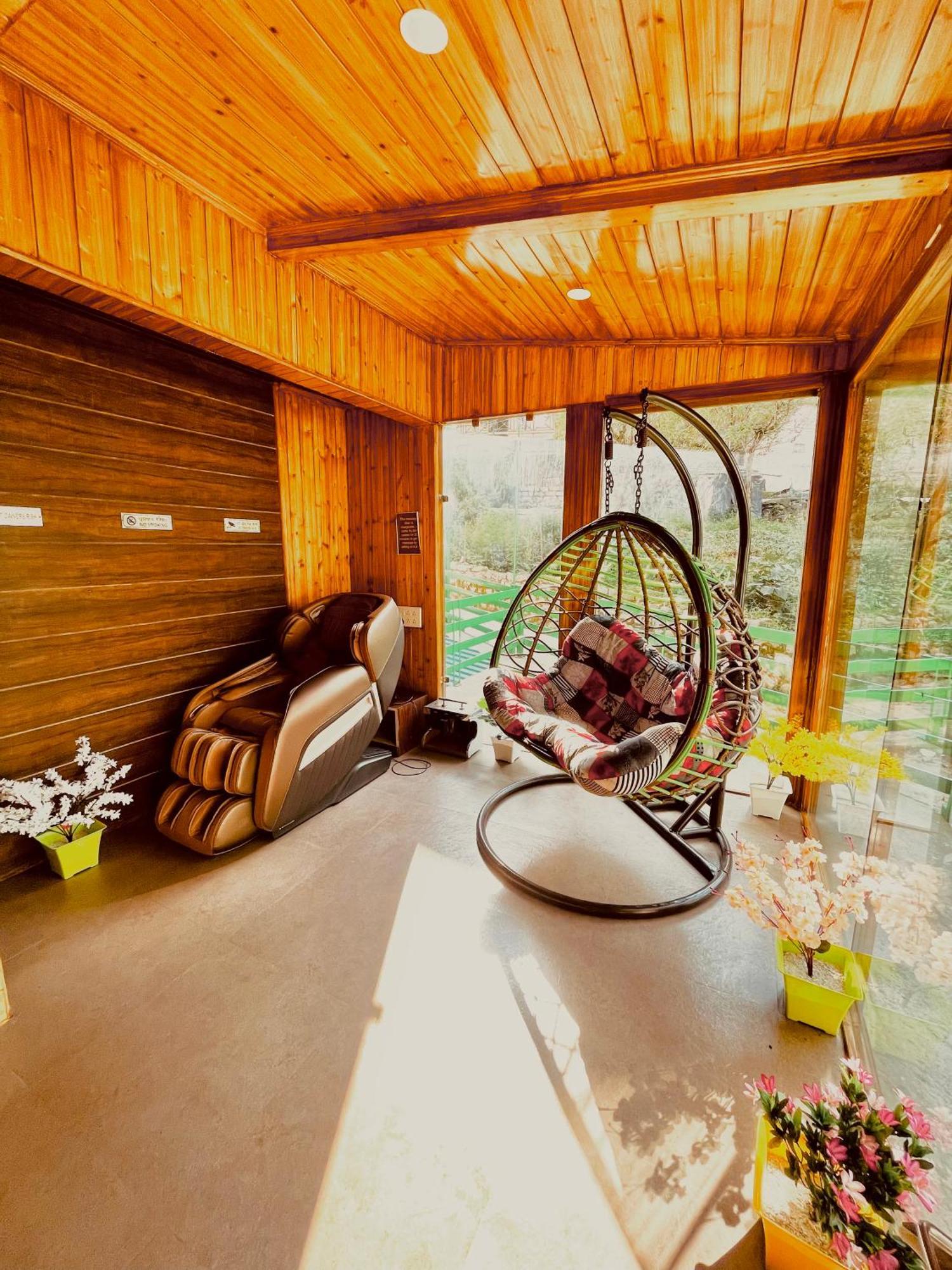 Tata Vista Resort Mall Road Manali - Centrally Heated & Air Cooled 외부 사진
