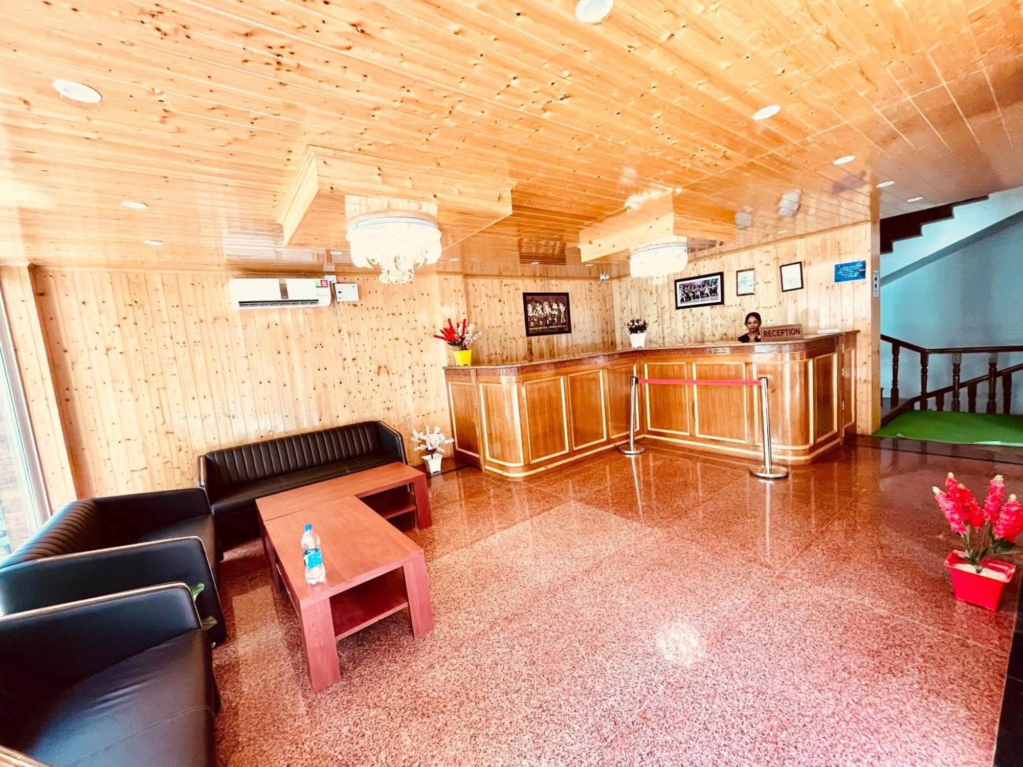 Tata Vista Resort Mall Road Manali - Centrally Heated & Air Cooled 외부 사진