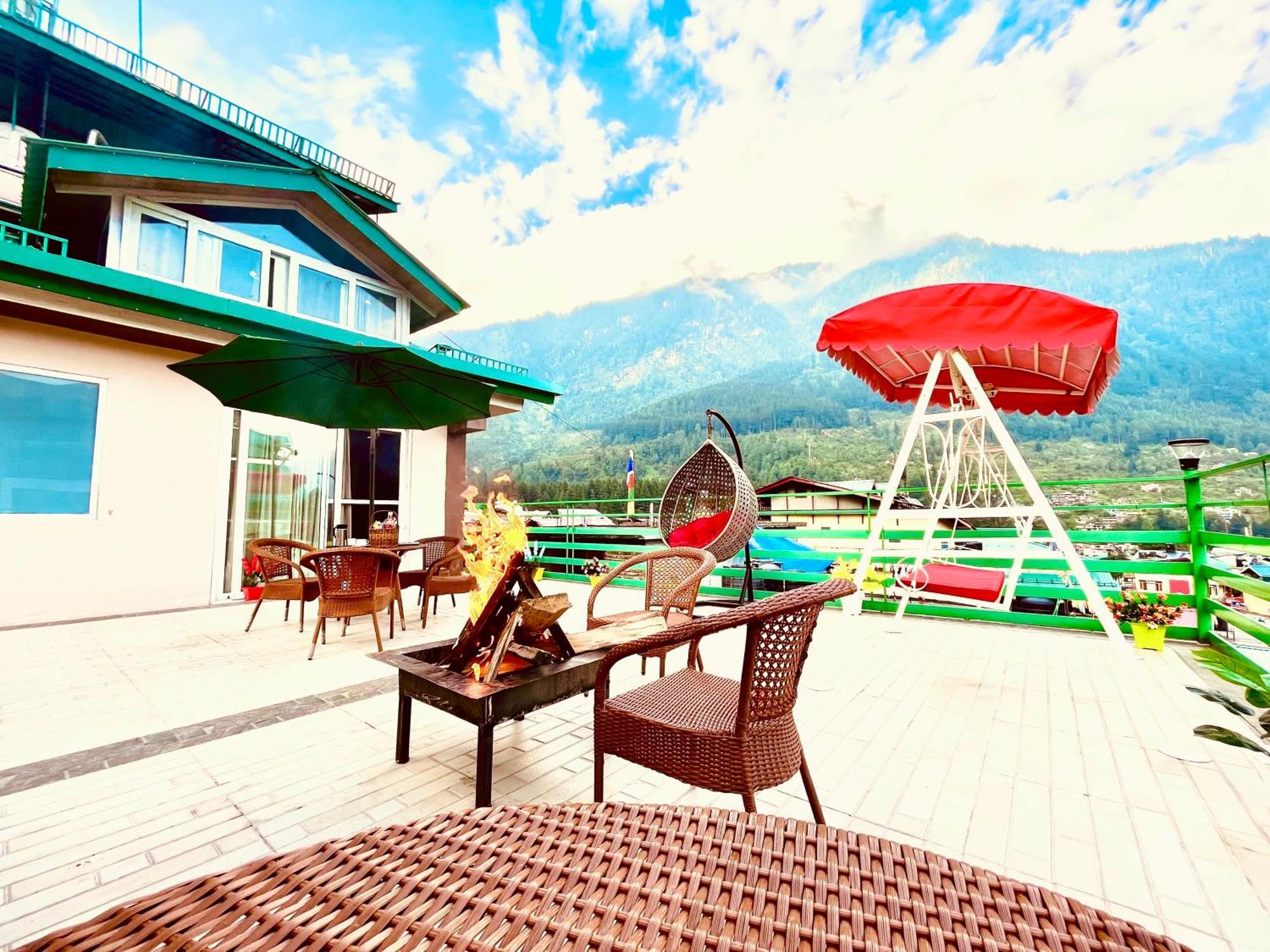 Tata Vista Resort Mall Road Manali - Centrally Heated & Air Cooled 외부 사진