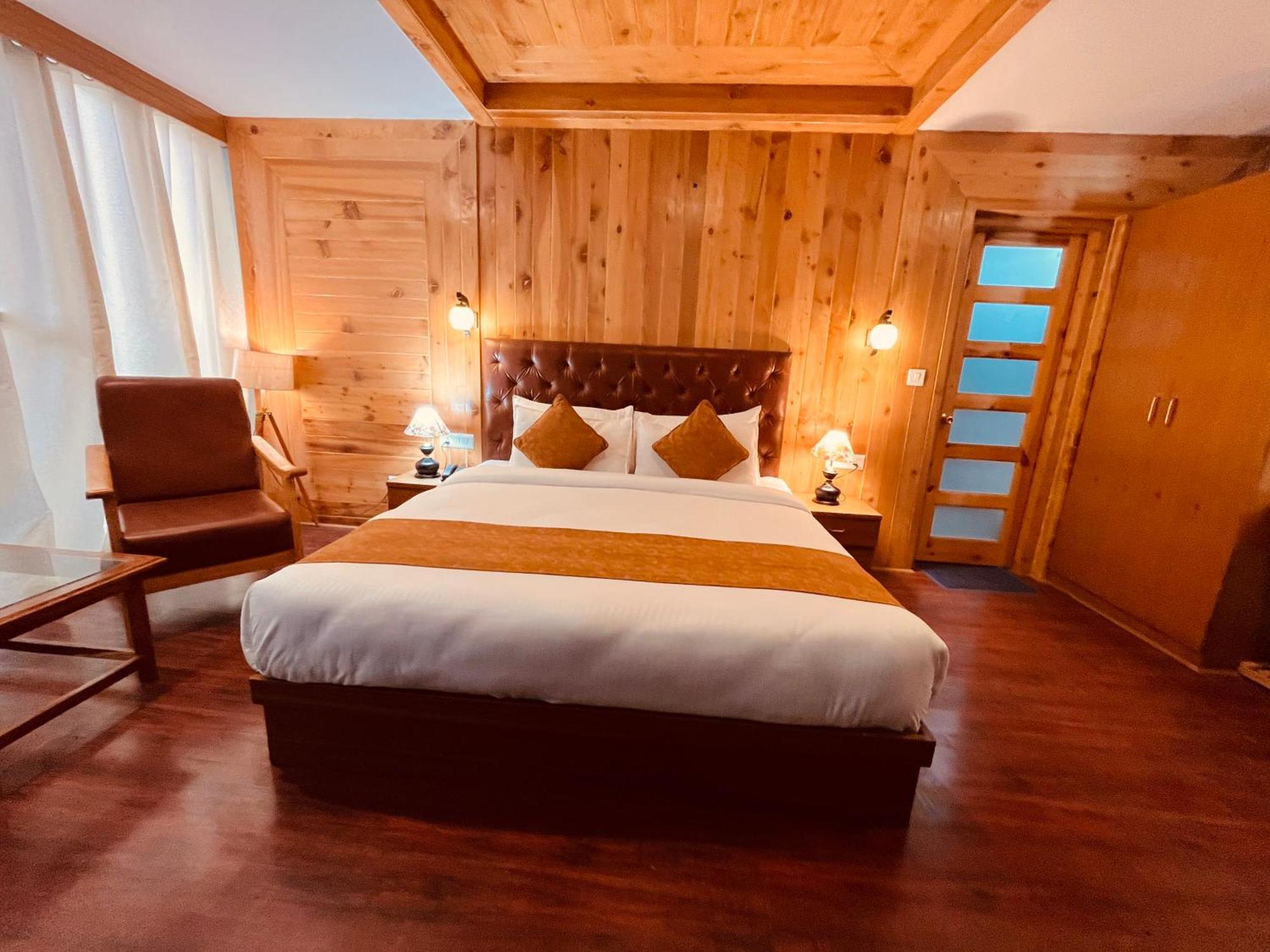 Tata Vista Resort Mall Road Manali - Centrally Heated & Air Cooled 외부 사진