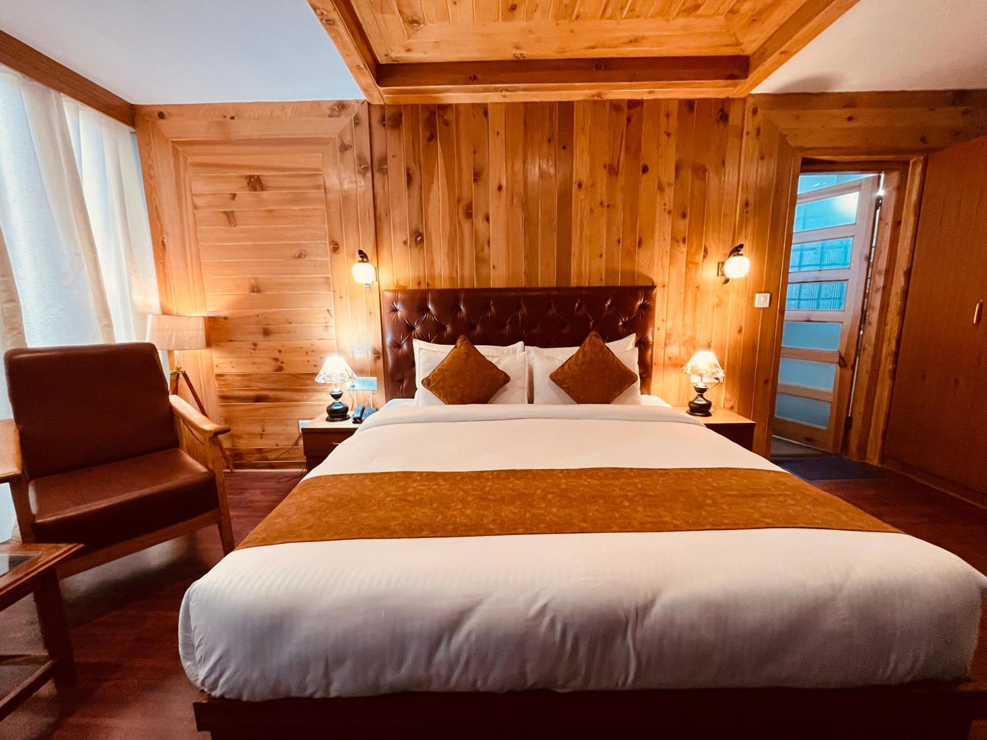 Tata Vista Resort Mall Road Manali - Centrally Heated & Air Cooled 외부 사진