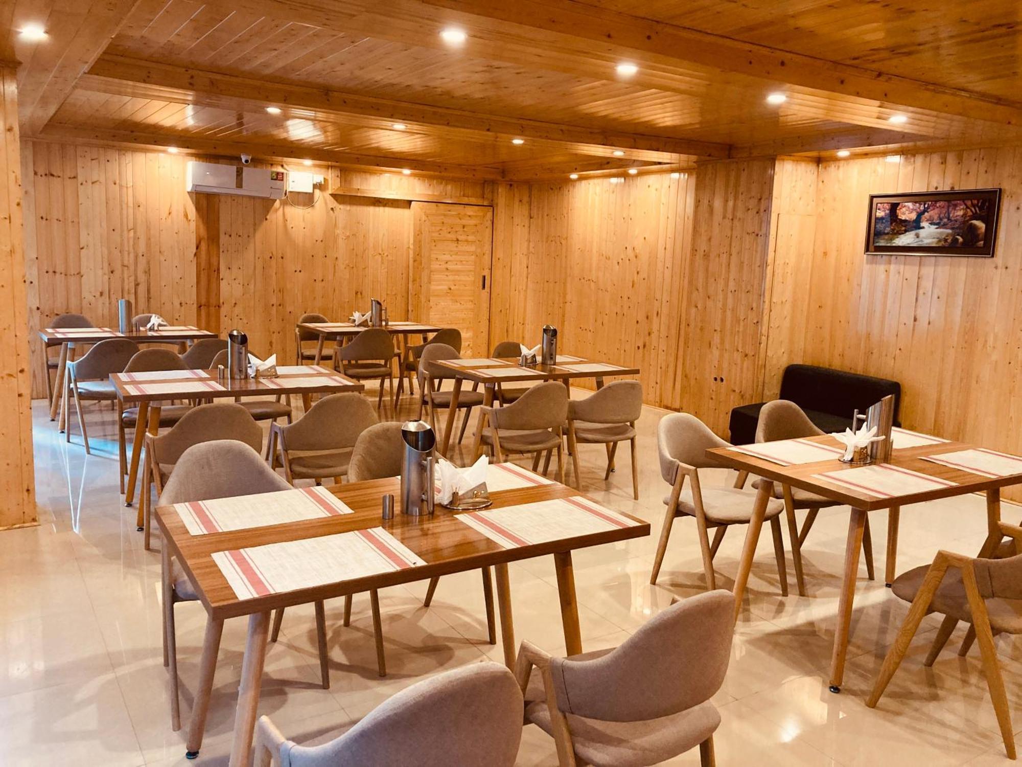 Tata Vista Resort Mall Road Manali - Centrally Heated & Air Cooled 외부 사진