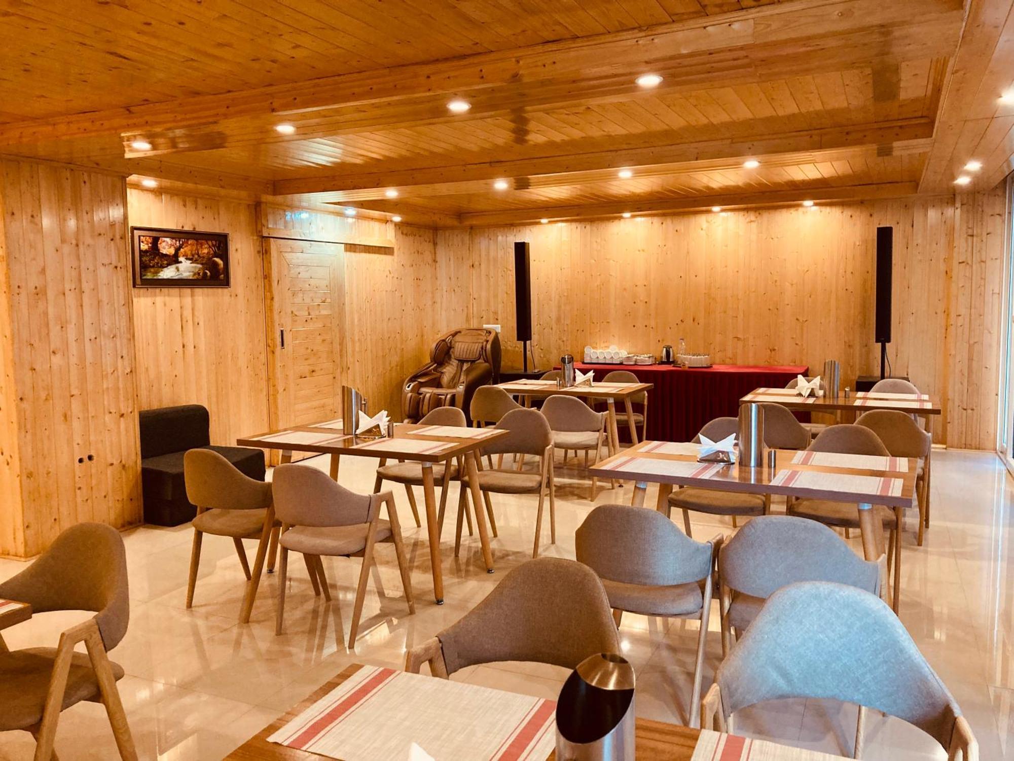 Tata Vista Resort Mall Road Manali - Centrally Heated & Air Cooled 외부 사진