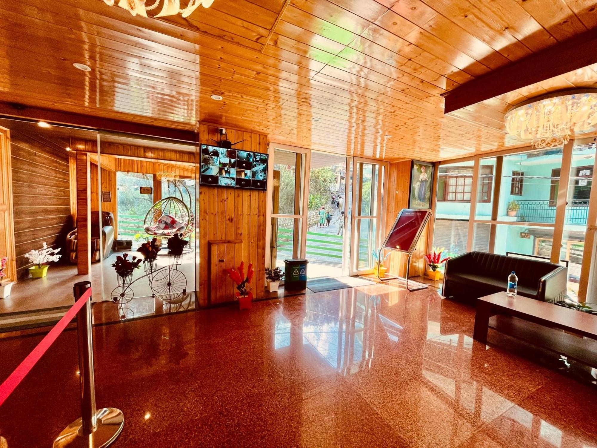 Tata Vista Resort Mall Road Manali - Centrally Heated & Air Cooled 외부 사진