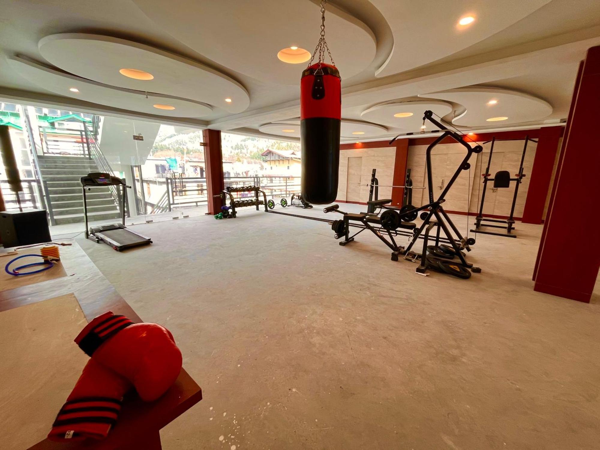 Tata Vista Resort Mall Road Manali - Centrally Heated & Air Cooled 외부 사진