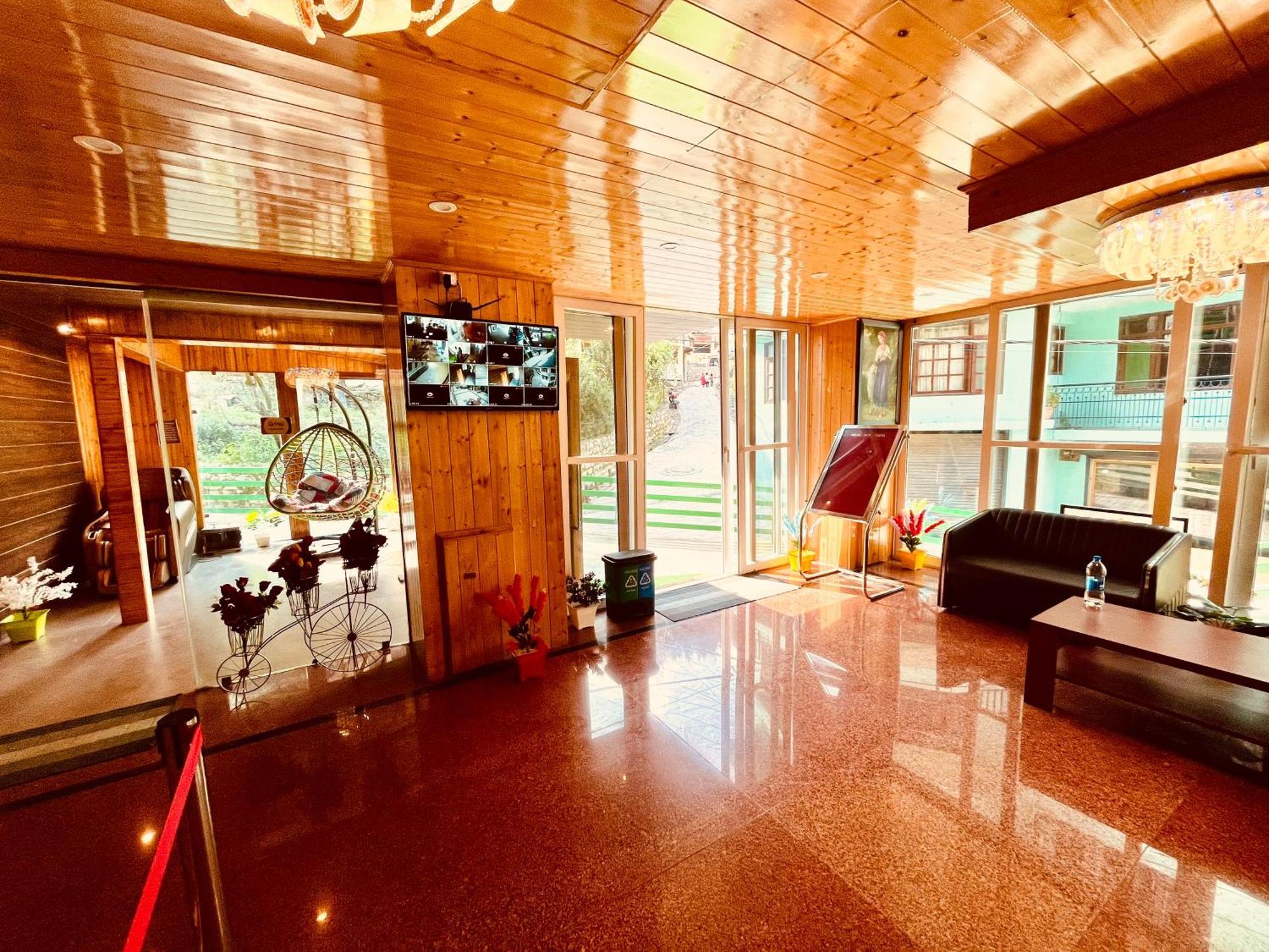 Tata Vista Resort Mall Road Manali - Centrally Heated & Air Cooled 외부 사진