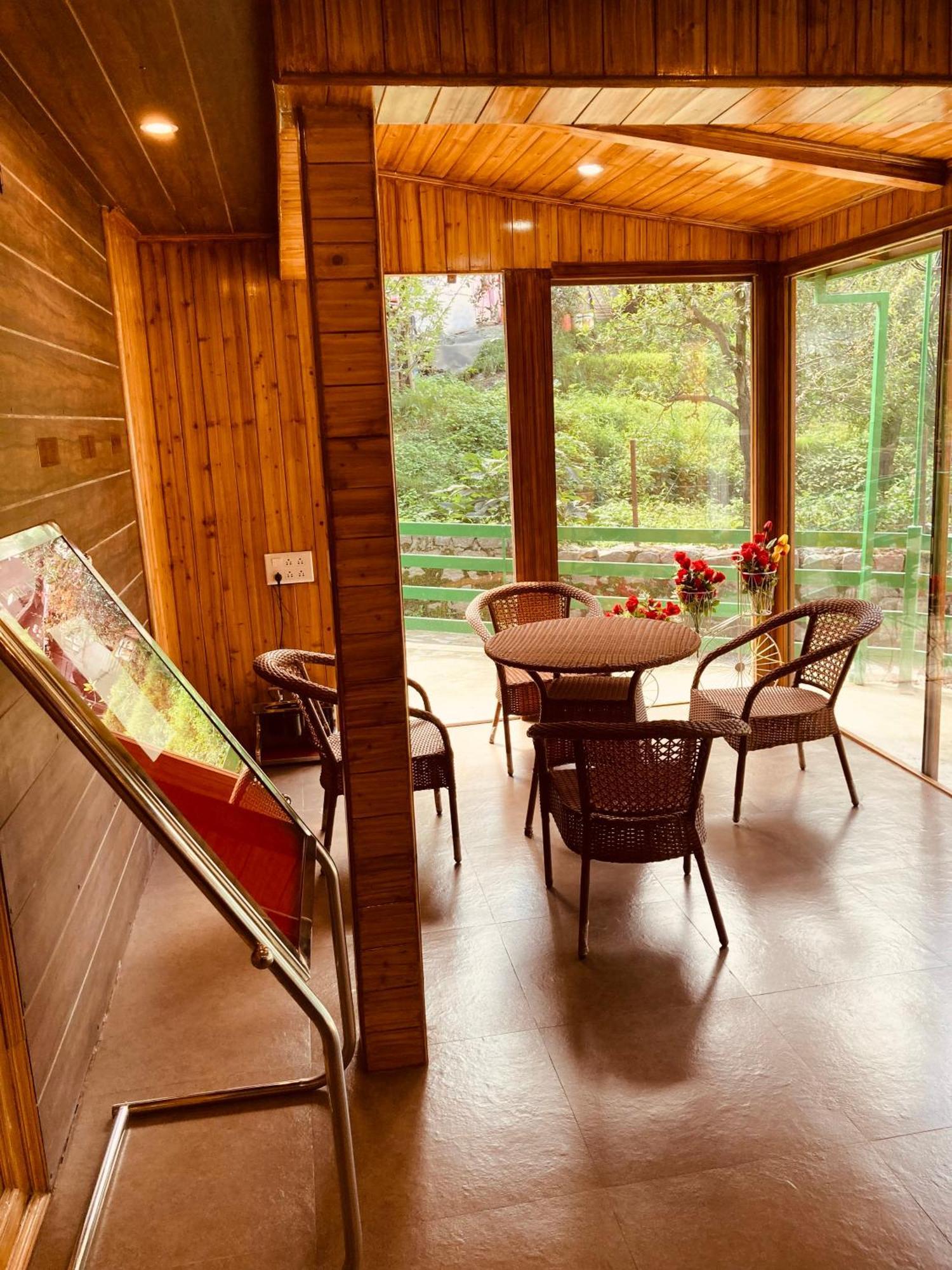 Tata Vista Resort Mall Road Manali - Centrally Heated & Air Cooled 외부 사진